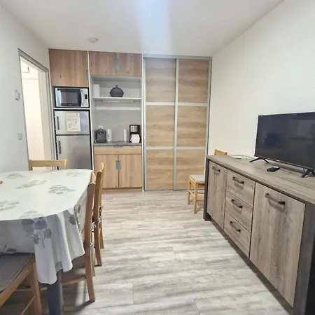 Les Bastides Au Calme Joli Avec Terrasse - Parking - Piscine - Clim Apartment